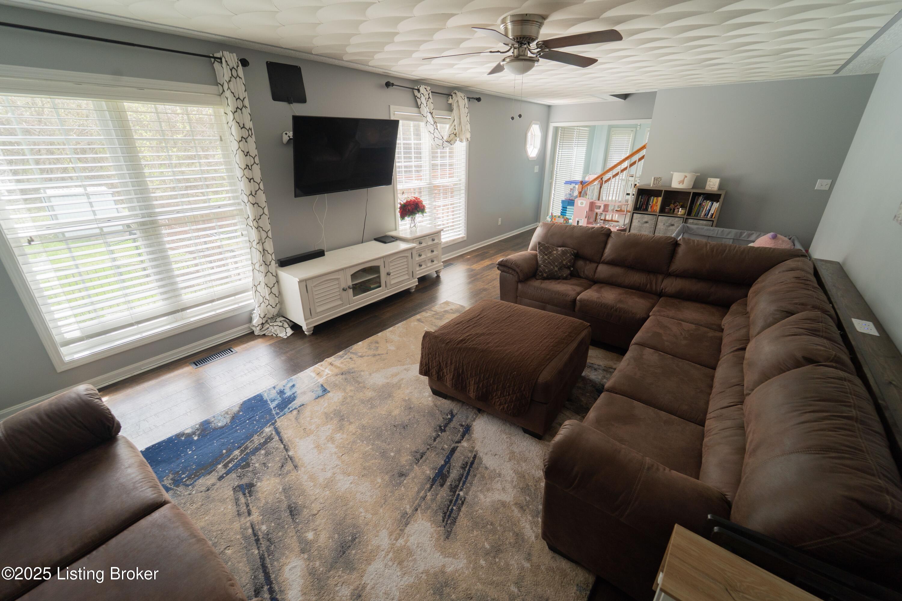 524 Chieftain Dr, Fairdale, Pennsylvania image 9