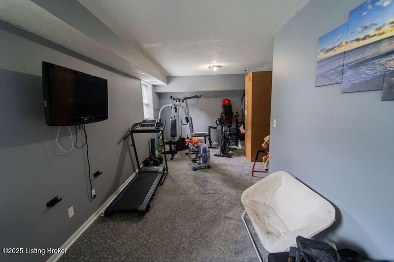 524 Chieftain Dr, Fairdale, Pennsylvania image 32