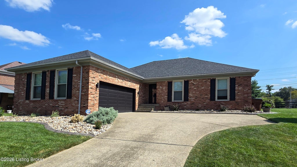 Photo of 8704 Valeridge Ct, Louisville, KY 40242 (MLS # 1727543)