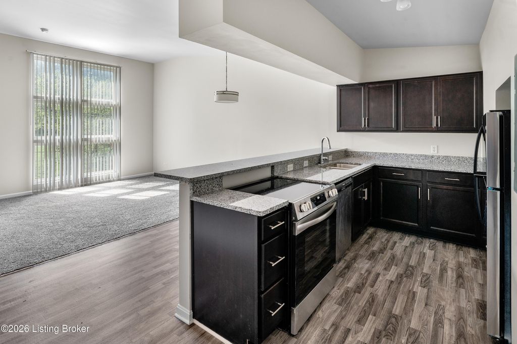 Photo of 2745 Grinstead Dr #APT 211, Louisville, KY 40206 (MLS # 1715001)