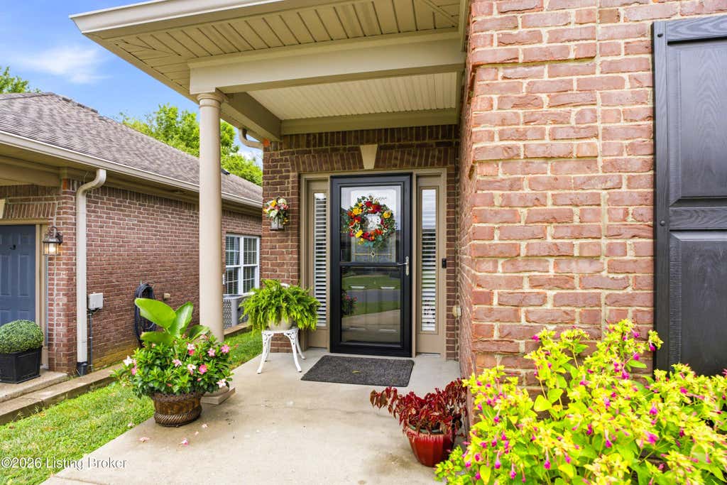 Photo of 6007 Cottage Ln, Crestwood, KY 40014 (MLS # 1726294)