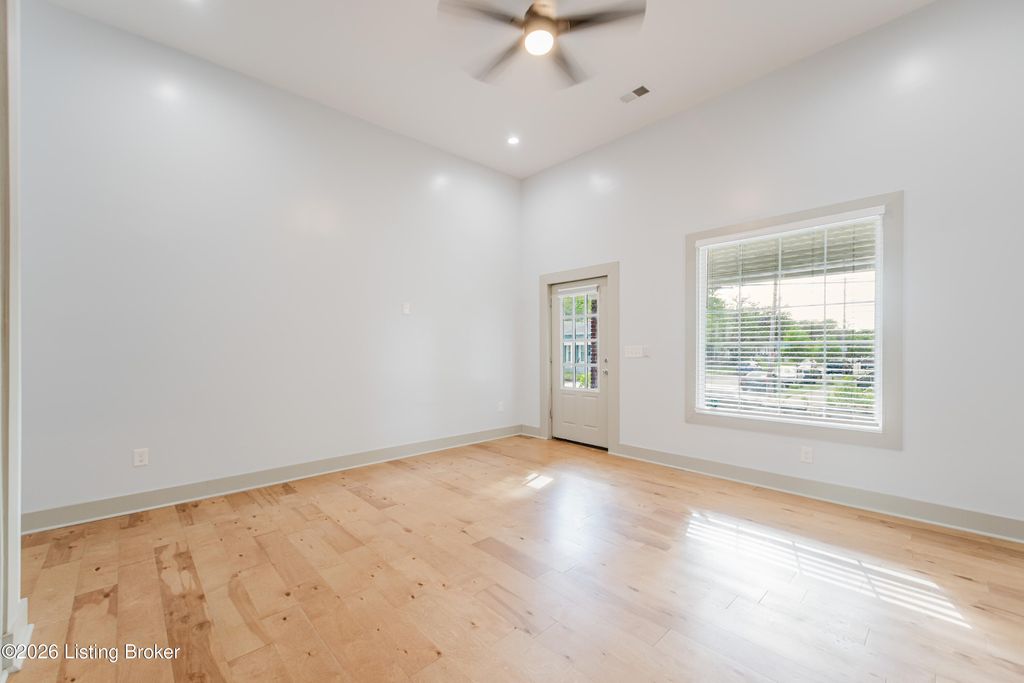 Photo of 1029 S Shelby St, Louisville, KY 40203 (MLS # 1714928)