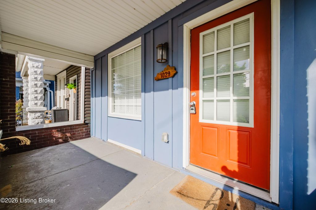 Photo of 1029 S Shelby St, Louisville, KY 40203 (MLS # 1714928)