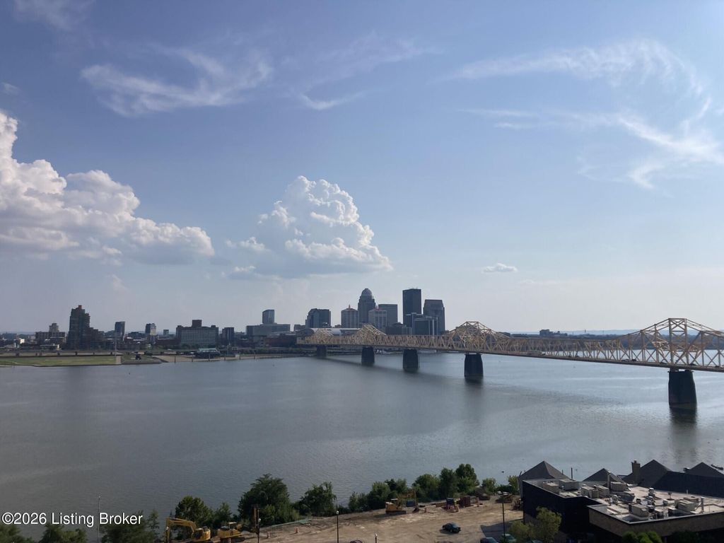 Photo of 1 Riverpointe Plaza #APT 1105, Jeffersonville, IN 47130 (MLS # 1707694)