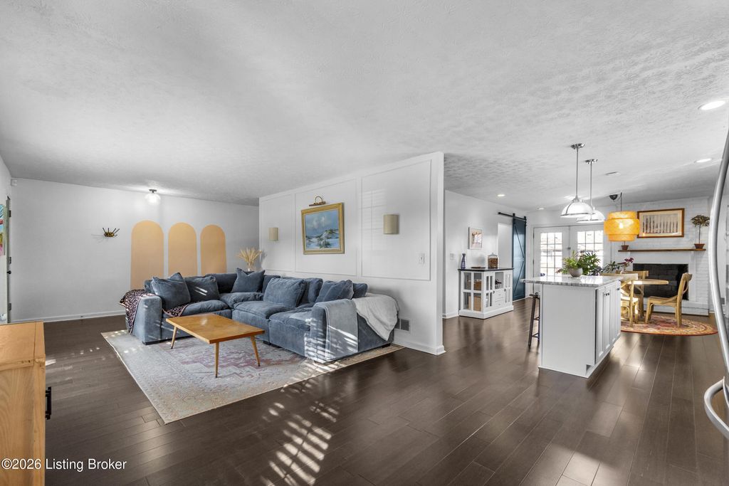 Photo of 4109 Landside Dr, Louisville, KY 40220 (MLS # 1707623)