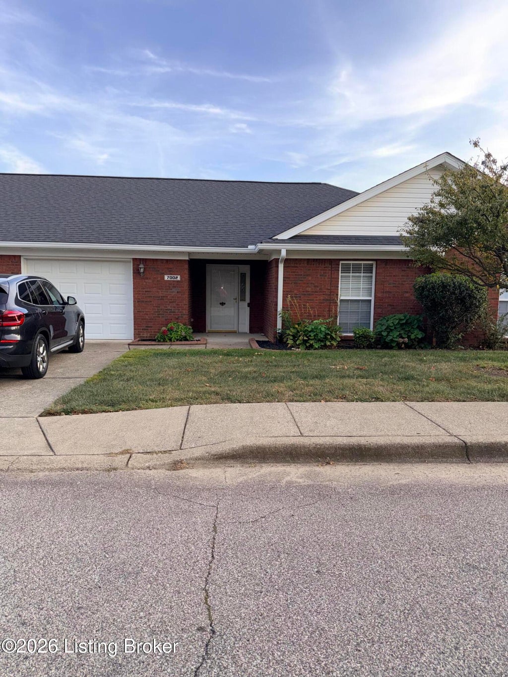 Photo of 7002 Janes Farm Dr, Louisville, KY 40228 (MLS # 1731075)
