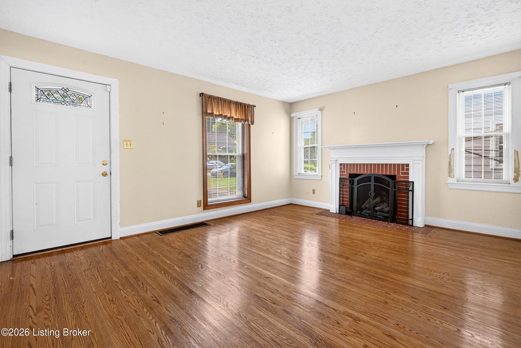 Photo of 4021 Springhill Rd, Louisville, KY 40207 (MLS # 1729938)