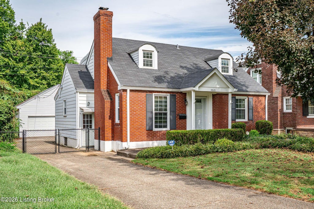 Photo of 4021 Springhill Rd, Louisville, KY 40207 (MLS # 1729938)