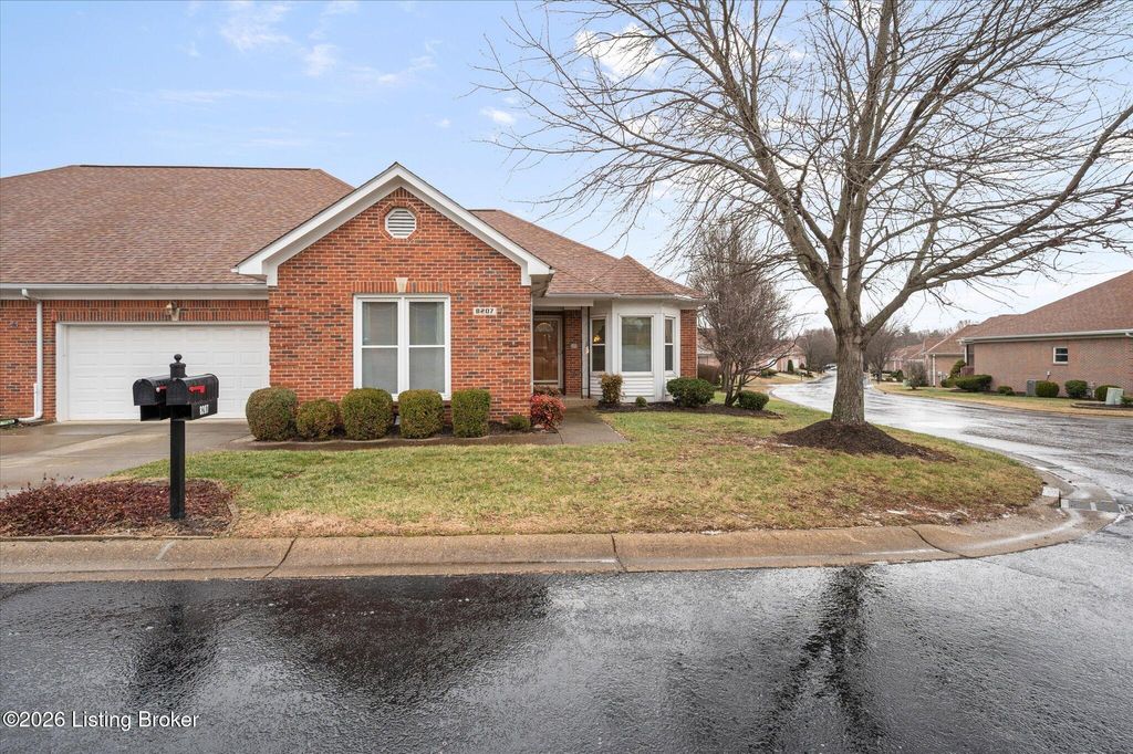 Photo of 8207 Rock Wall Ct, Louisville, KY 40220 (MLS # 1709111)
