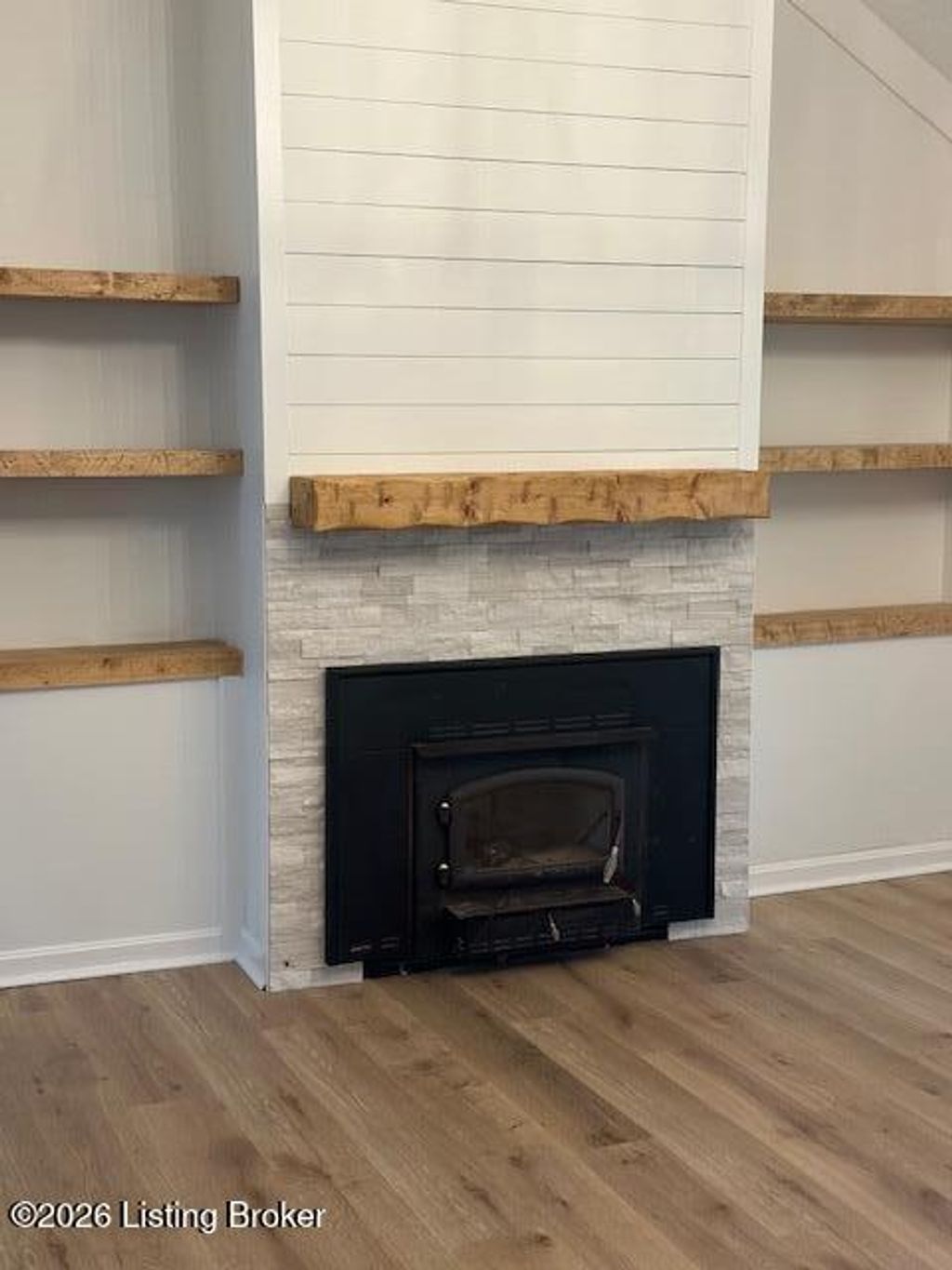 Photo of 120 Valley Dr, Shelbyville, KY 40065 (MLS # 1710759)