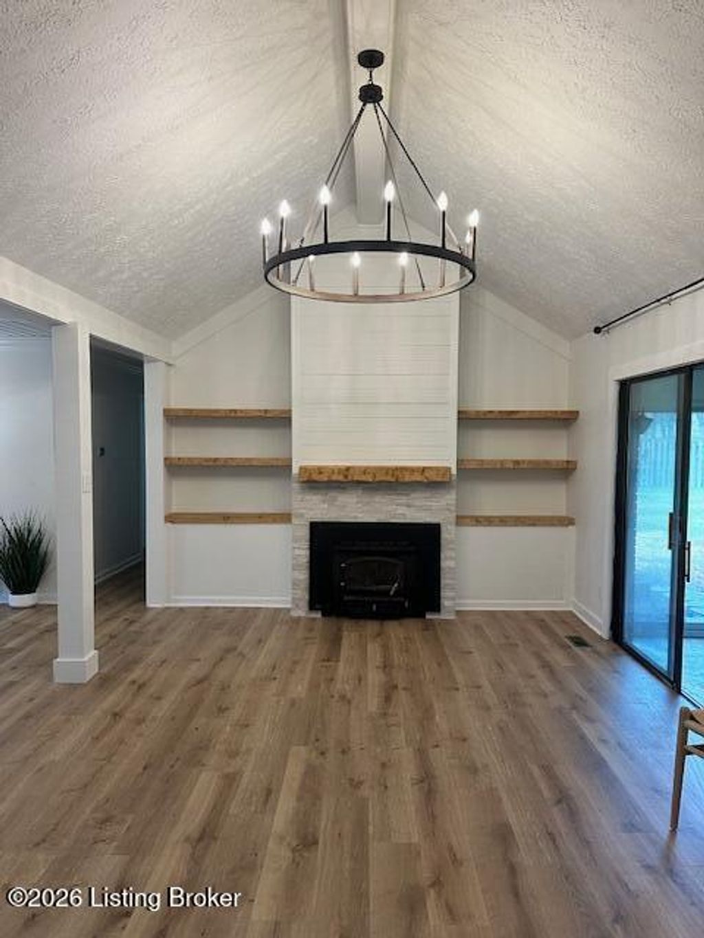 Photo of 120 Valley Dr, Shelbyville, KY 40065 (MLS # 1710759)