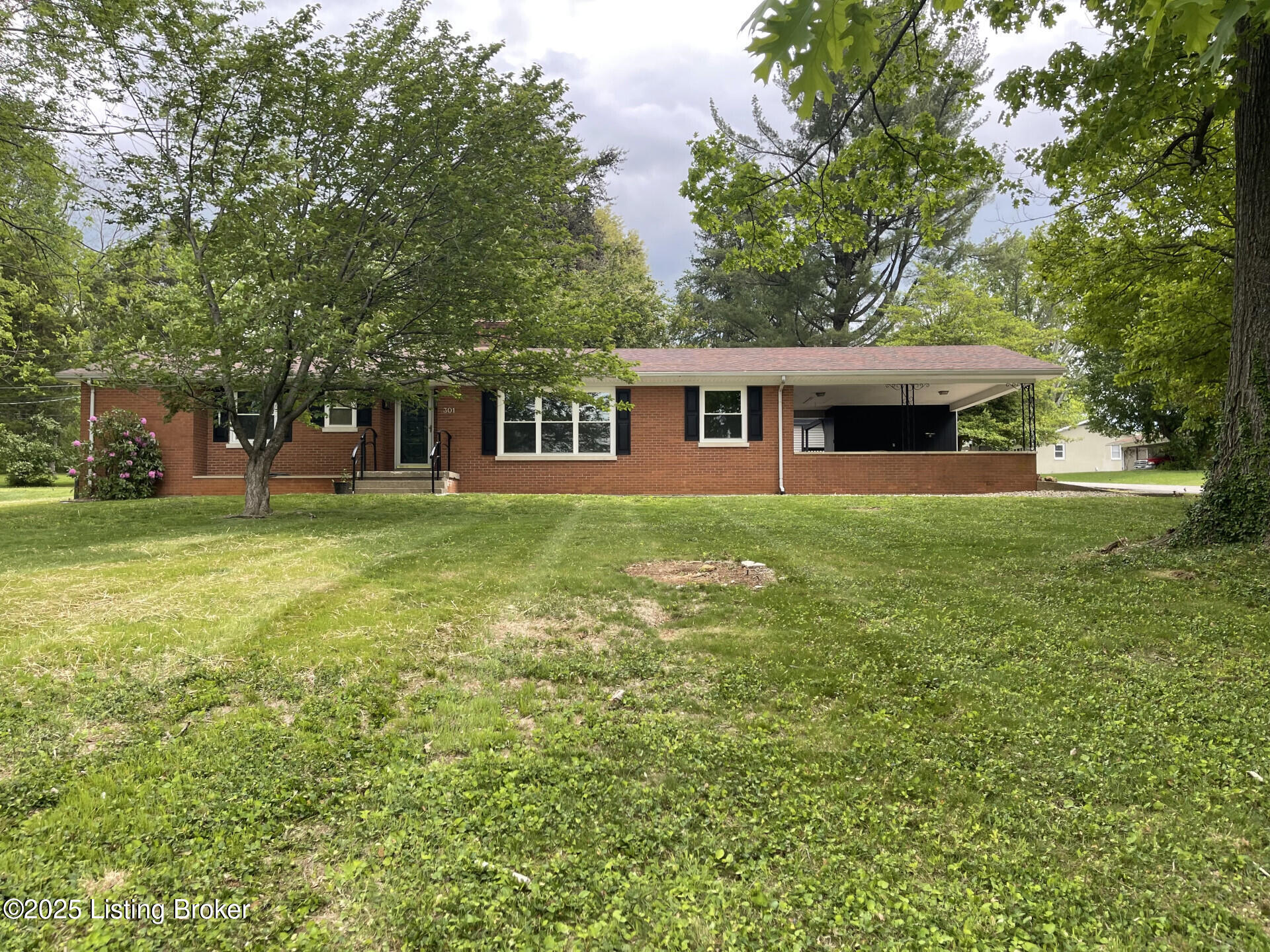 301 Edgewood Ave, Elizabethtown, Pennsylvania image 1