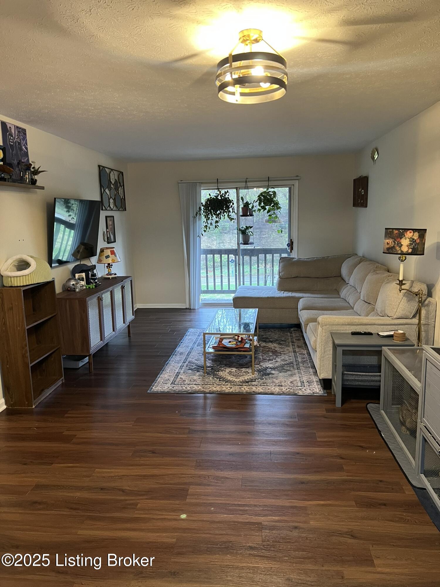 728 Zorn Ave #UNIT 9, Louisville, Pennsylvania image 6