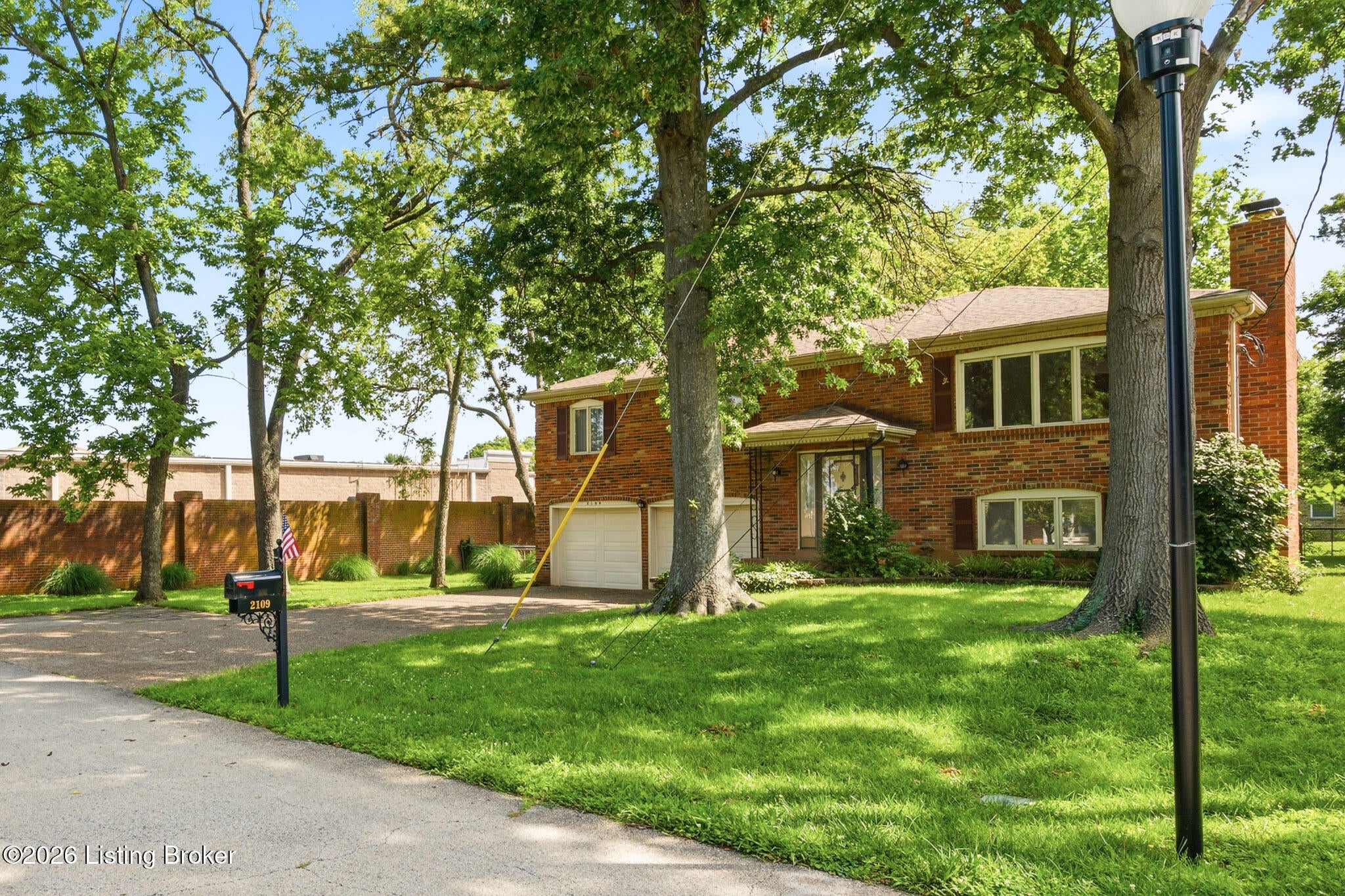 2109 Bridlewood Dr