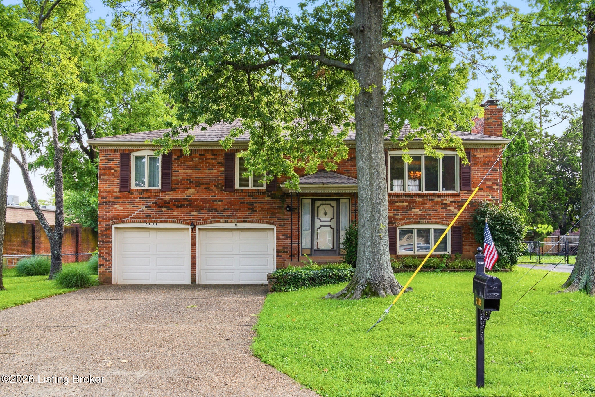 2109 Bridlewood Dr
