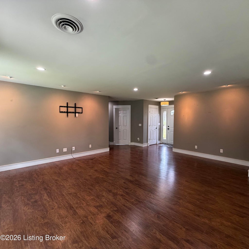 Photo of 2812 Oakwood Dr, Bardstown, KY 40004 (MLS # 1727850)
