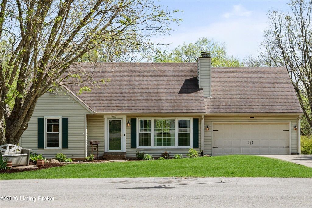 Photo of 7310 Wood Rock Rd, Louisville, KY 40291 (MLS # 1713933)