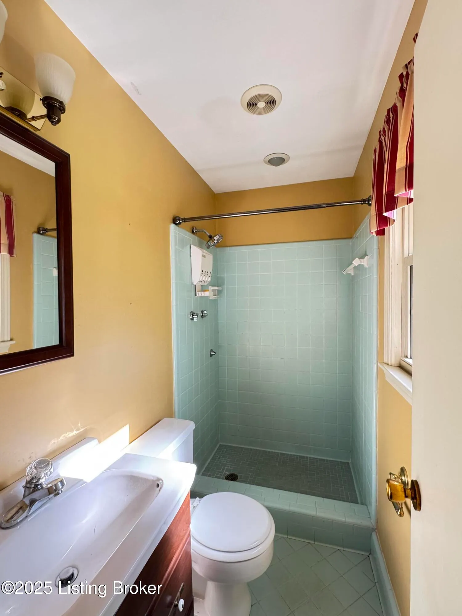 Louisville, Kentucky 40242, United States, 3 Bedrooms Bedrooms, ,3 BathroomsBathrooms,Residential,Active,229816