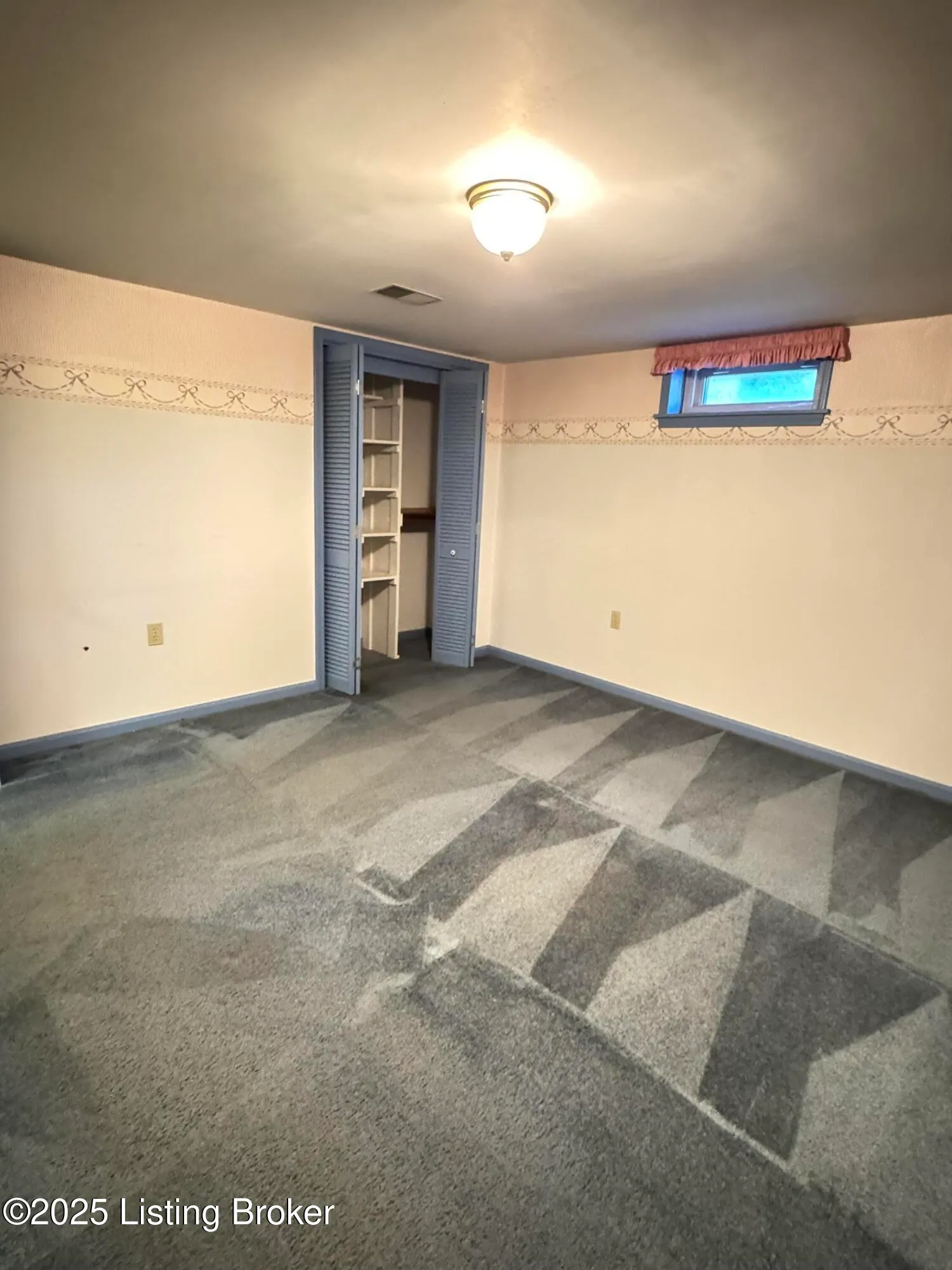 Louisville, Kentucky 40242, United States, 3 Bedrooms Bedrooms, ,3 BathroomsBathrooms,Residential,Active,229816