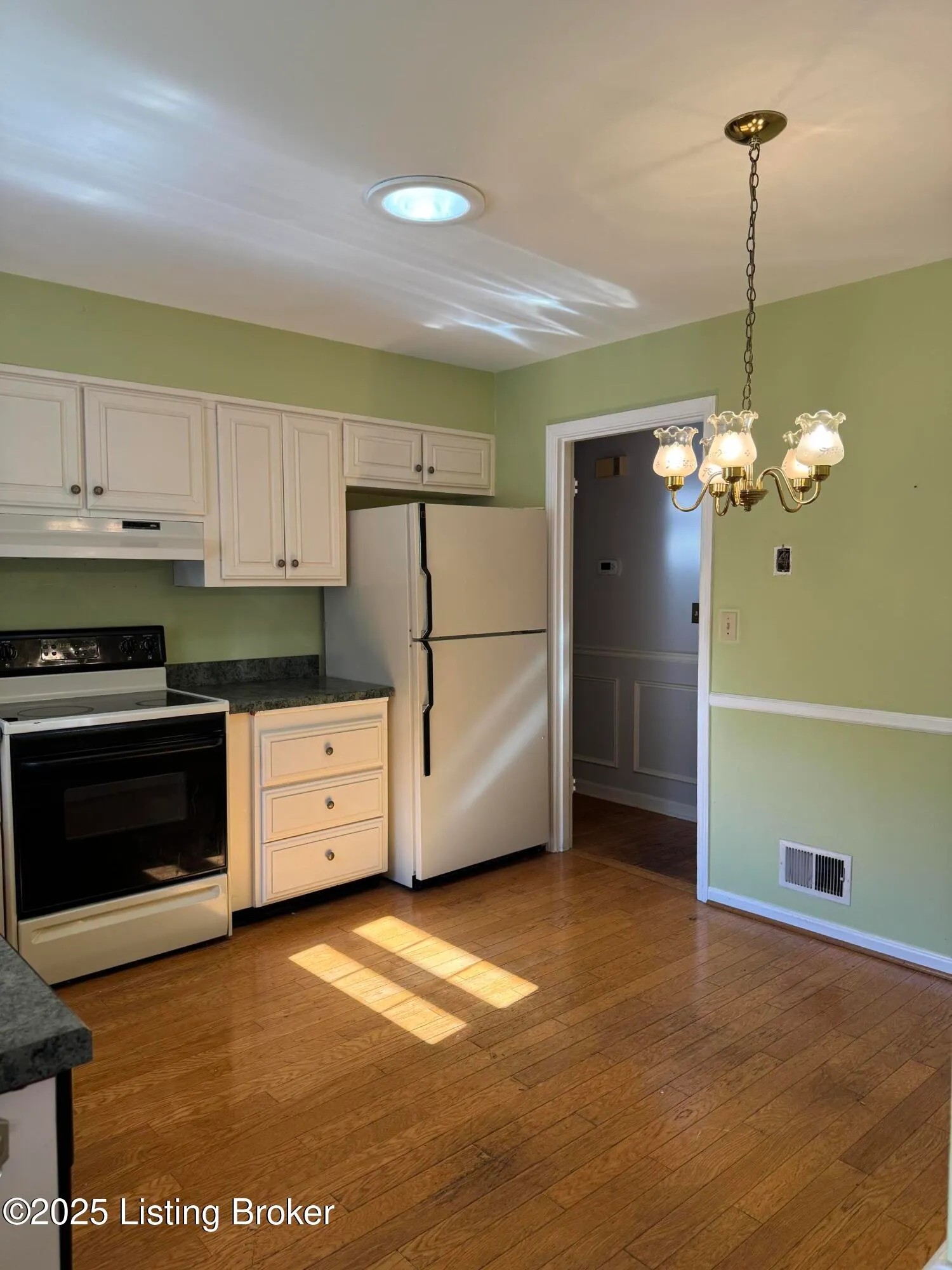 Louisville, Kentucky 40242, United States, 3 Bedrooms Bedrooms, ,3 BathroomsBathrooms,Residential,Active,229816