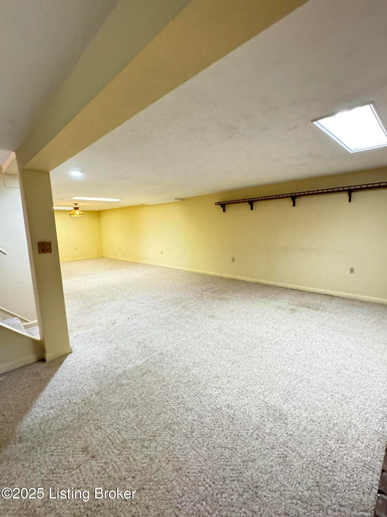 Louisville, Kentucky 40242, United States, 3 Bedrooms Bedrooms, ,3 BathroomsBathrooms,Residential,Active,229816