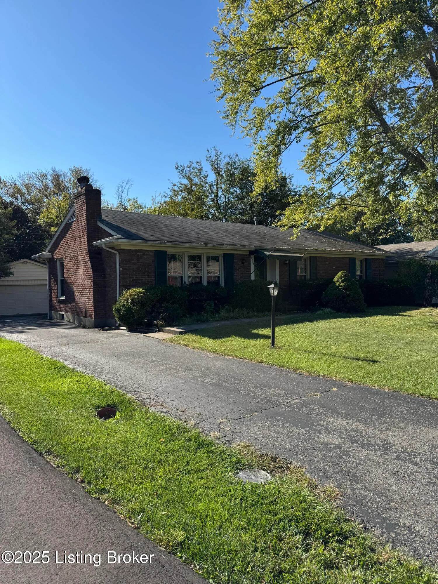 Louisville, Kentucky 40242, United States, 3 Bedrooms Bedrooms, ,3 BathroomsBathrooms,Residential,Active,229816