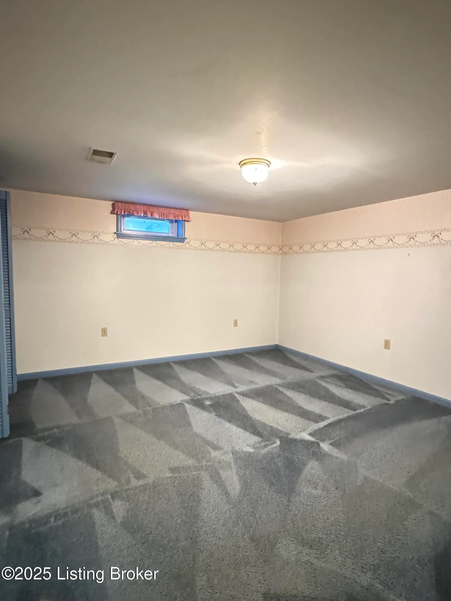 Louisville, Kentucky 40242, United States, 3 Bedrooms Bedrooms, ,3 BathroomsBathrooms,Residential,Active,229816