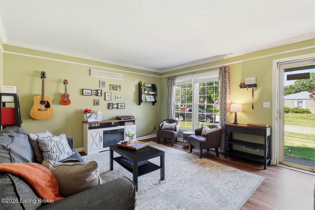 Photo of 3751 Rouge Way, Louisville, KY 40218 (MLS # 1719517)