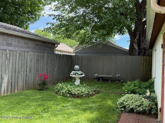 806 Perennial Dr, Louisville, Pennsylvania image 4