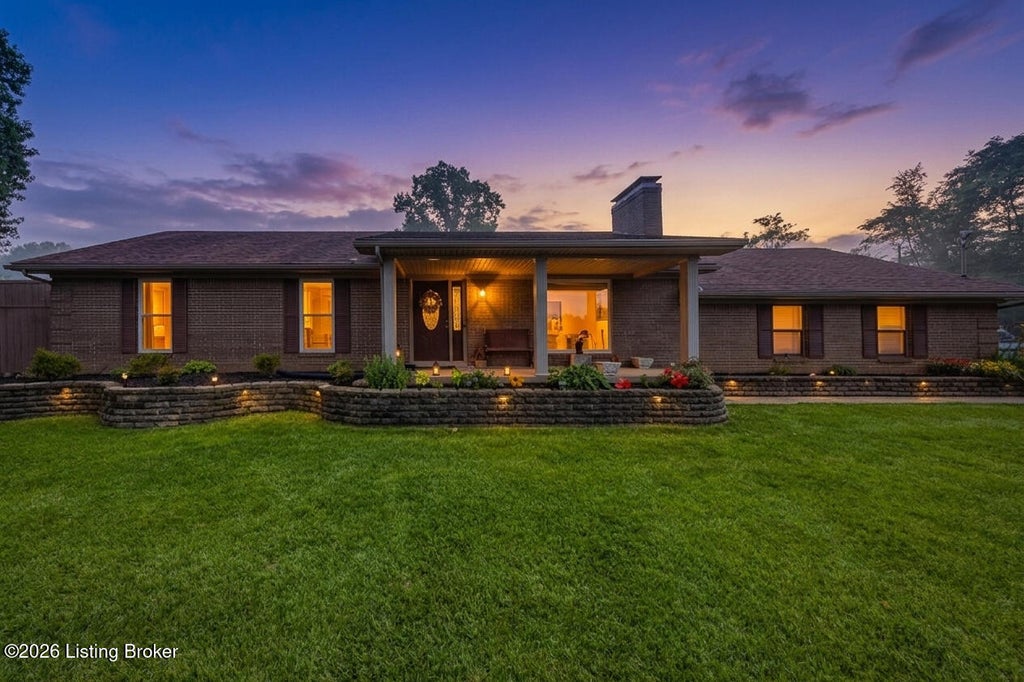 Photo of 128 Erikas Ct, Shepherdsville, KY 40165 (MLS # 1722905)