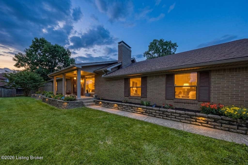 Photo of 128 Erikas Ct, Shepherdsville, KY 40165 (MLS # 1722905)