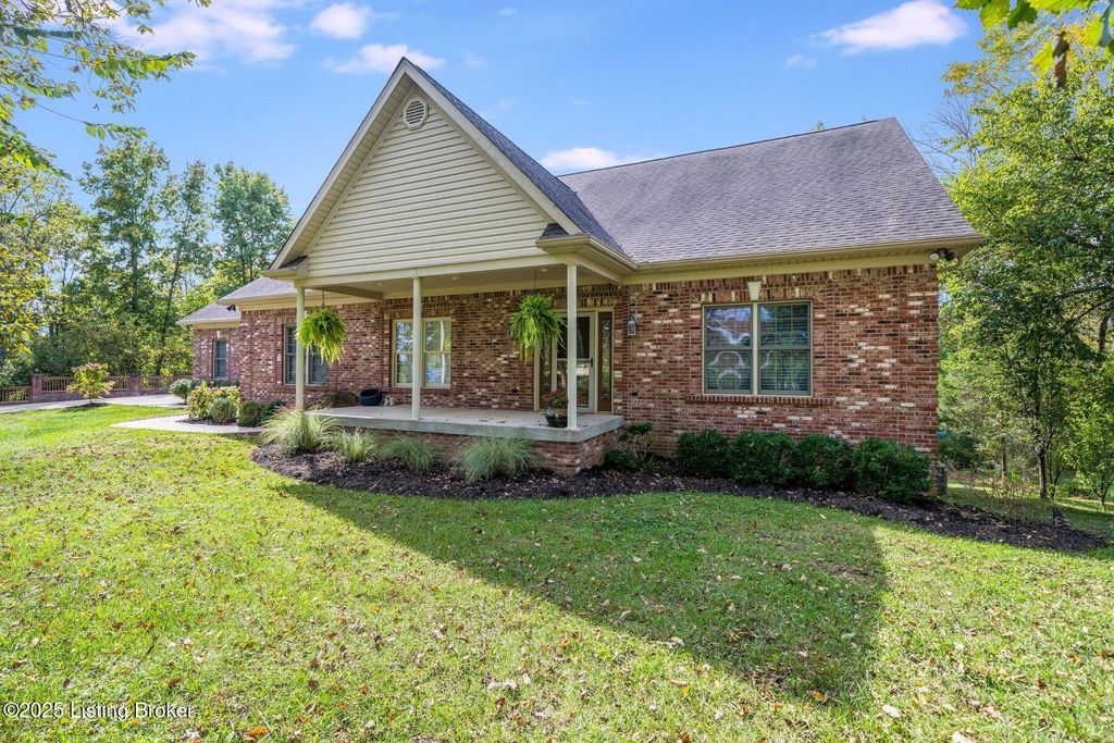 Photo of 230 Kristen Dr, Fisherville, KY 40023 (MLS # 1701546)