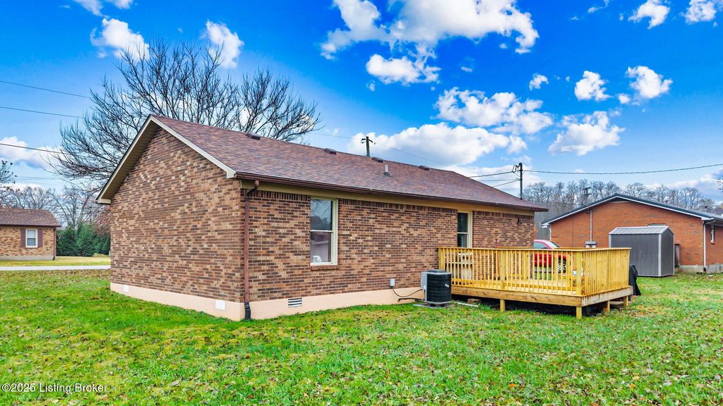 Photo of 130 Hayden Dr, Bardstown, KY 40004 (MLS # 1703843)