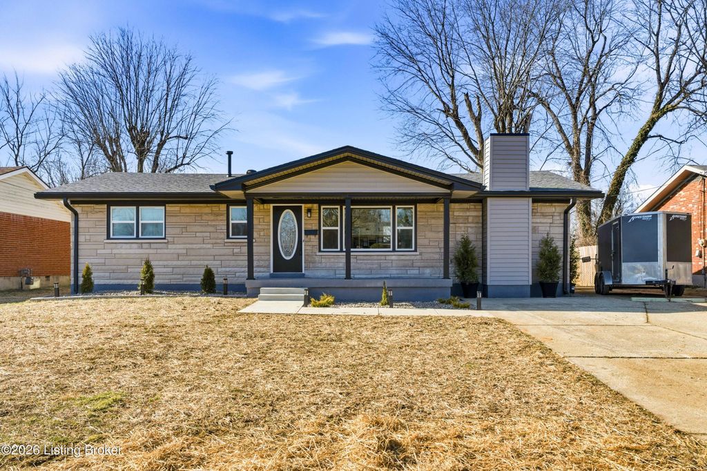 Photo of 10816 Beatrice Way, Louisville, KY 40272 (MLS # 1709241)