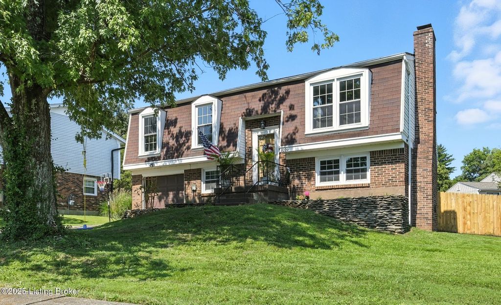 Photo of 9209 Foxtail Ct, Crestwood, KY 40014 (MLS # 1703744)