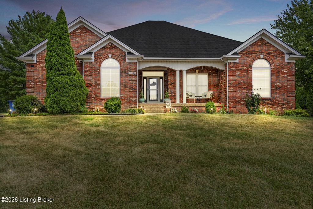 Photo of 118 Plantation Dr, Shelbyville, KY 40065 (MLS # 1706784)