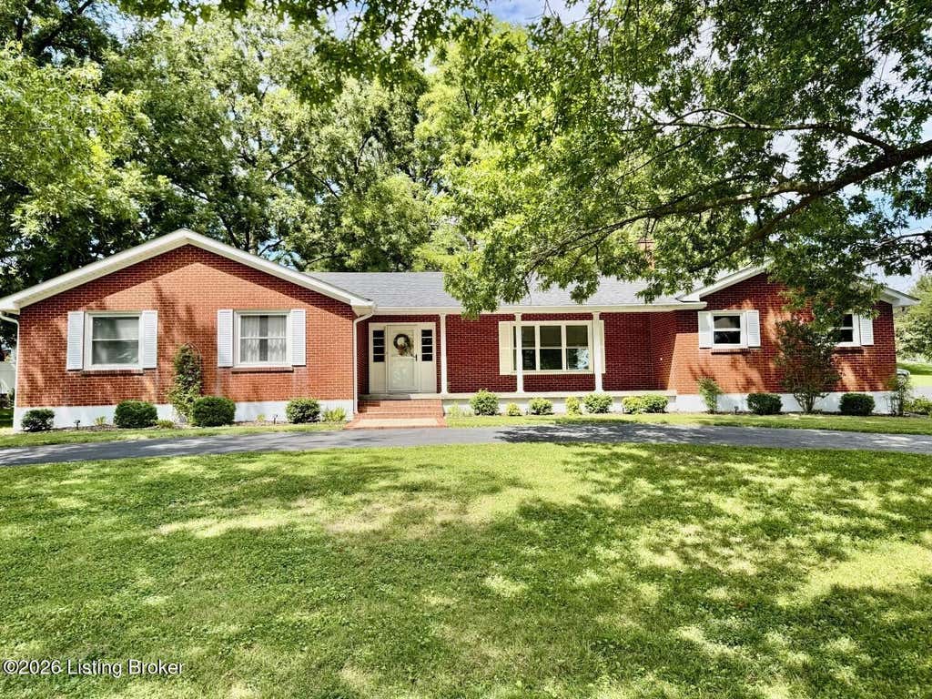 Photo of 307 W Virginia Ave, Springfield, KY 40069 (MLS # 1725589)