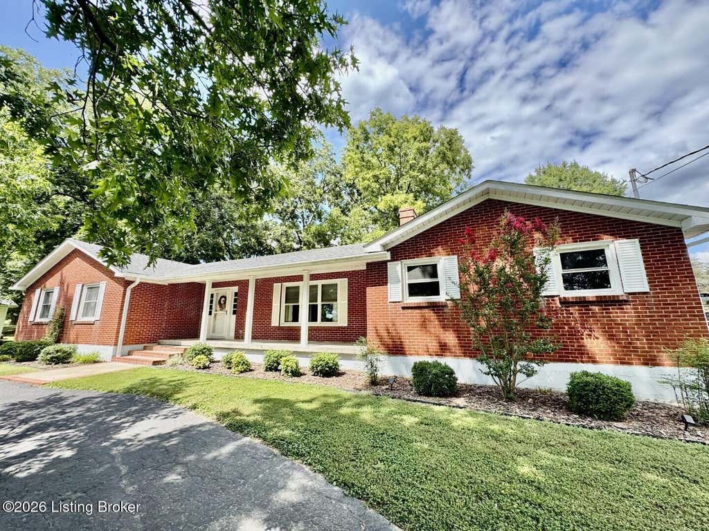 Photo of 307 W Virginia Ave, Springfield, KY 40069 (MLS # 1725589)