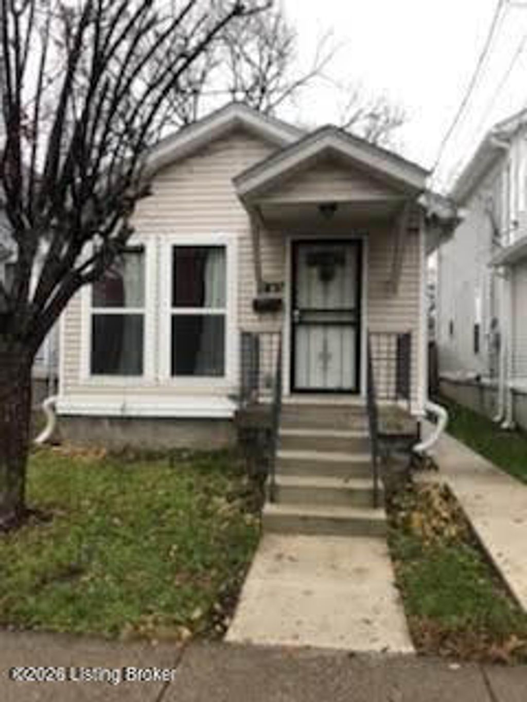 Photo of 437 S 16th St, Louisville, KY 40203 (MLS # 1709794)