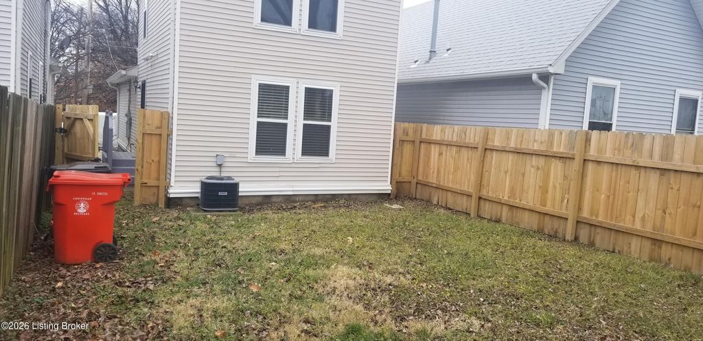 Photo of 437 S 16th St, Louisville, KY 40203 (MLS # 1709794)