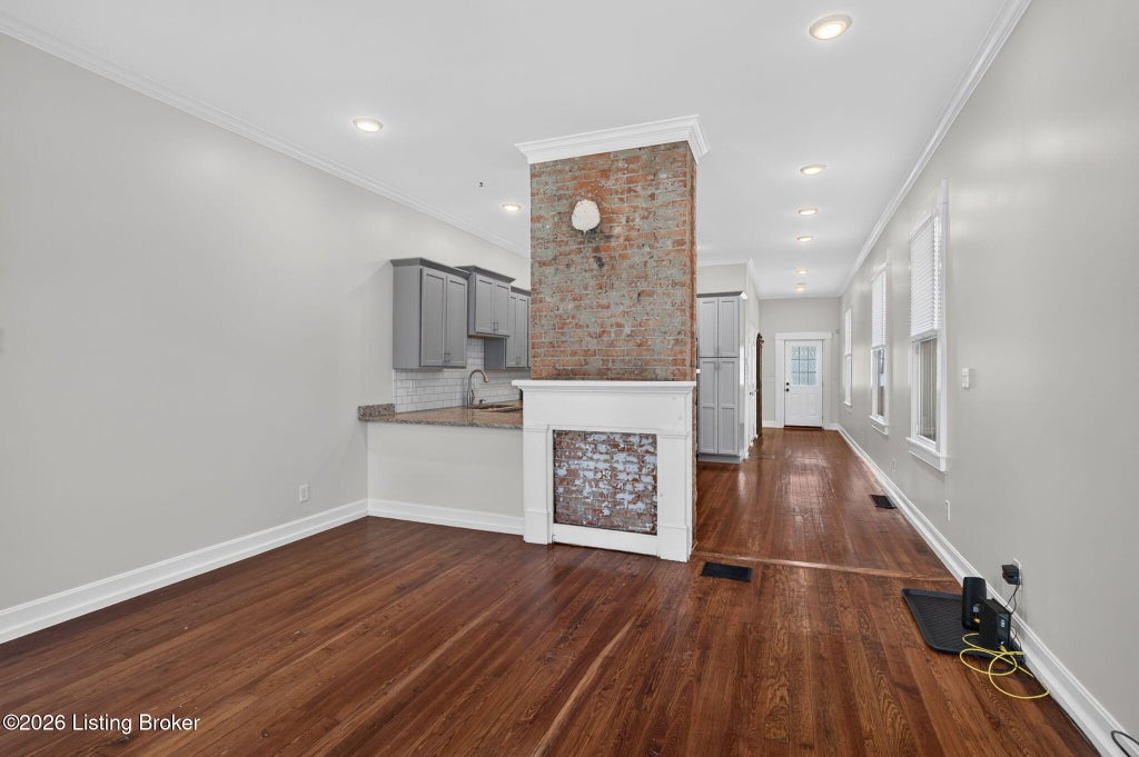 Photo of 1122 E Burnett Ave, Louisville, KY 40217 (MLS # 1726339)