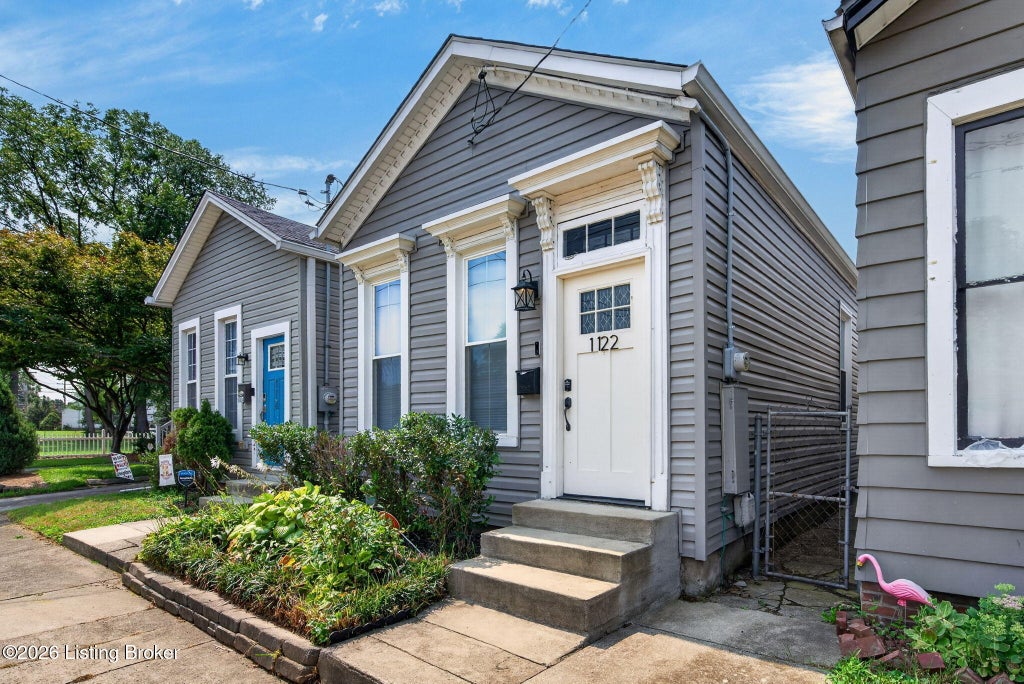 Photo of 1122 E Burnett Ave, Louisville, KY 40217 (MLS # 1726339)