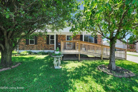 Homes For Sale - 119 Ashley Ct<br/> Louisville, KY 40229