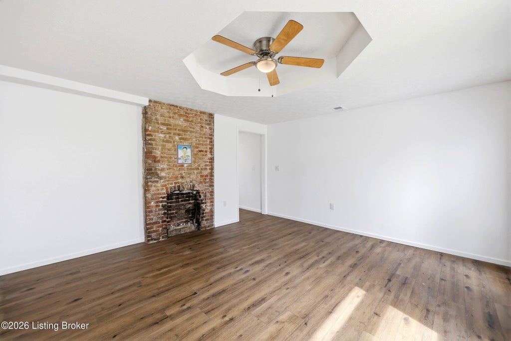 Photo of 2715 Northwestern Pkwy, Louisville, KY 40212 (MLS # 1731201)