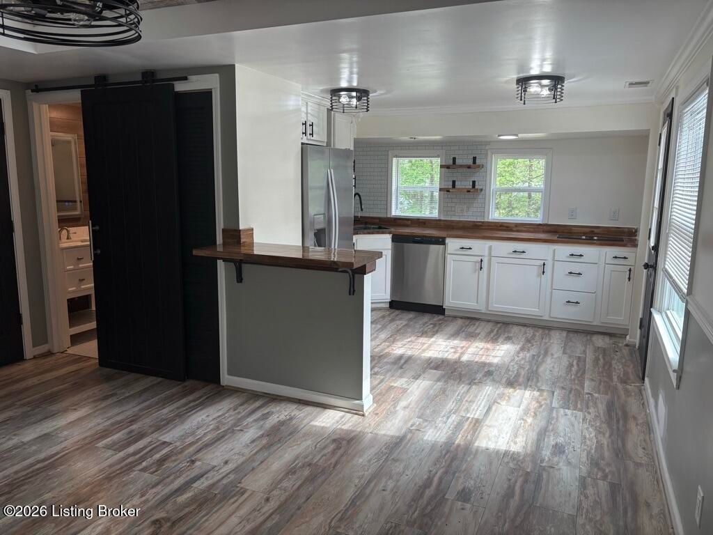 Photo of 1610 Cherry Ln, Louisville, KY 40118 (MLS # 1714275)