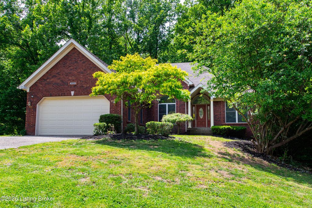Photo of 3222 Rolling Oak Blvd, Louisville, KY 40214 (MLS # 1717811)