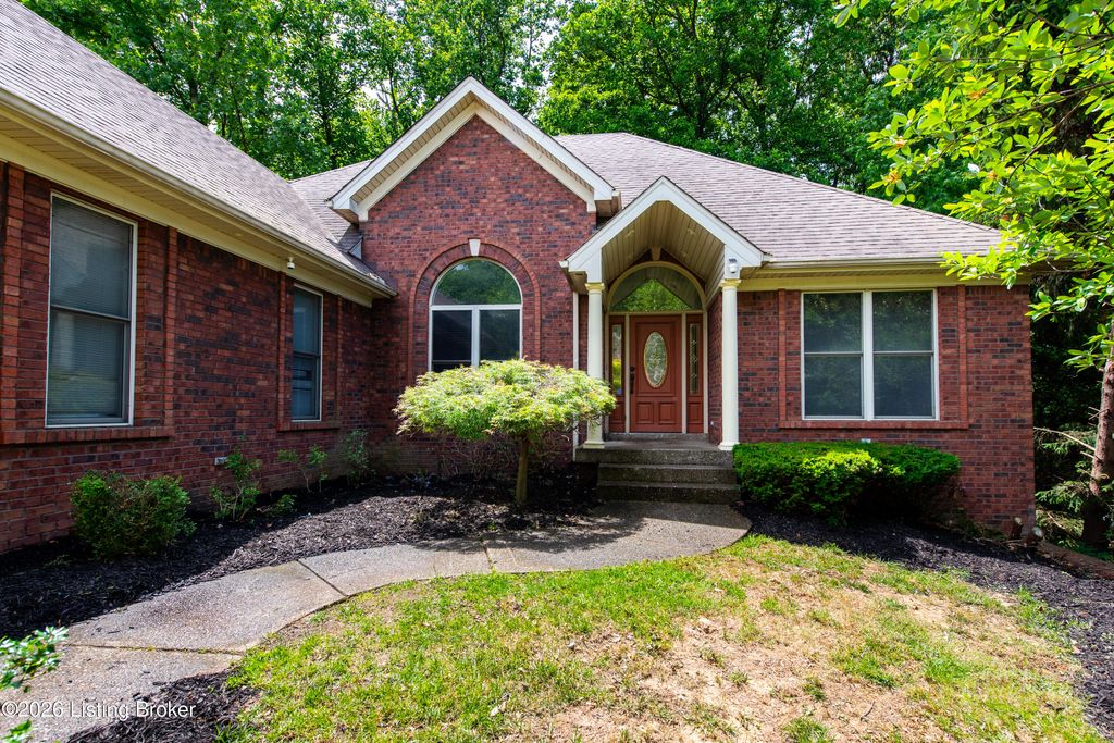Photo of 3222 Rolling Oak Blvd, Louisville, KY 40214 (MLS # 1717811)