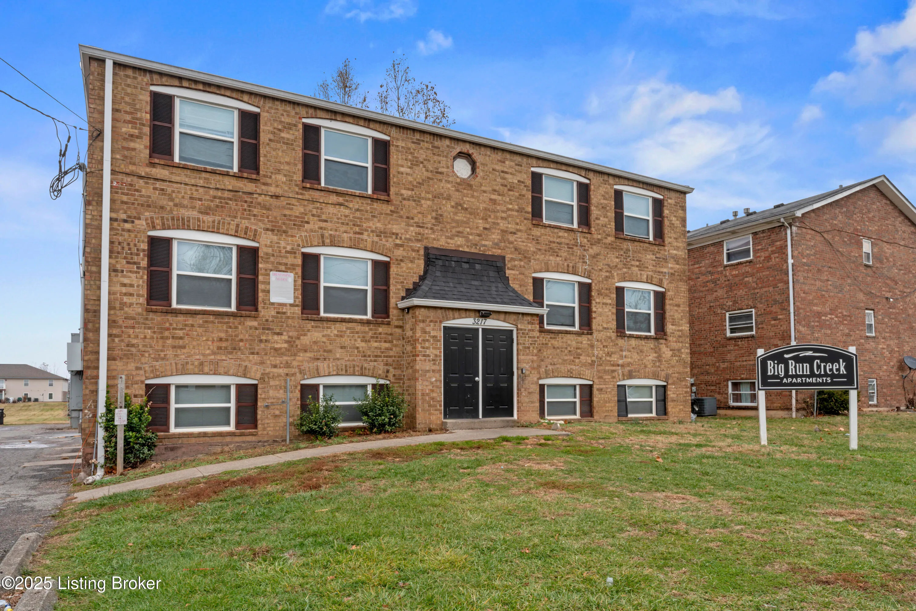 Louisville, Kentucky 40214, United States, 2 Bedrooms Bedrooms, ,1 BathroomBathrooms,Residential,Active,82628