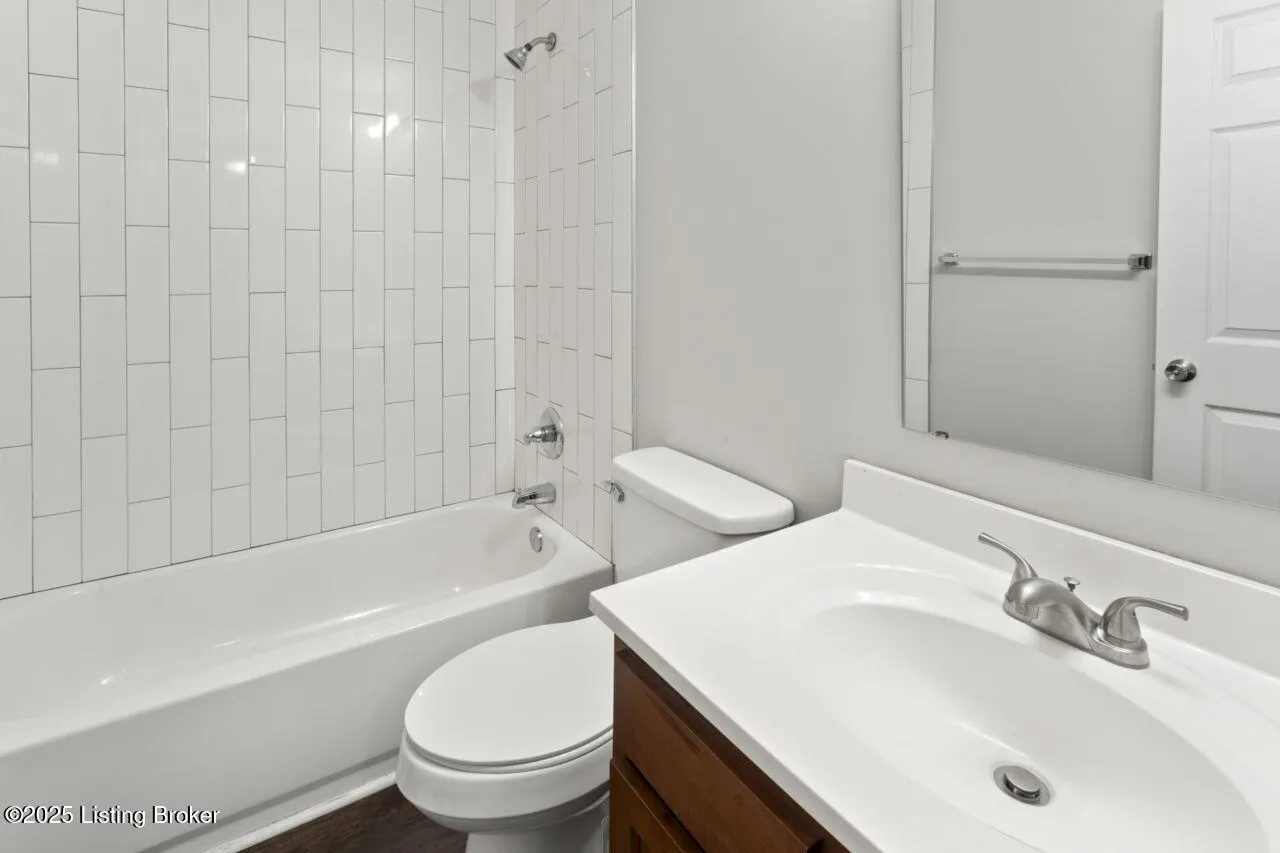 Louisville, Kentucky 40214, United States, 2 Bedrooms Bedrooms, ,1 BathroomBathrooms,Residential,Active,82628
