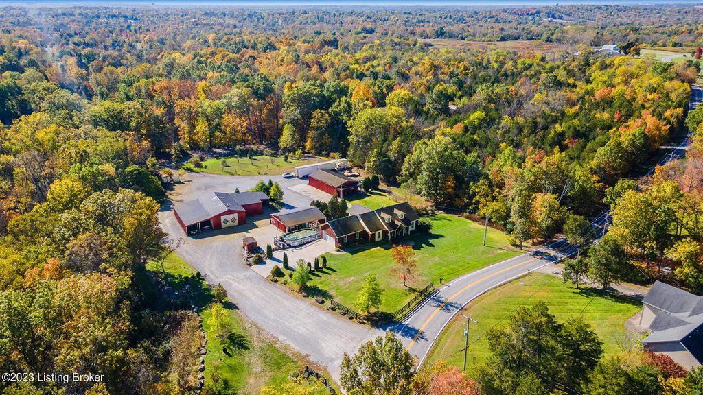 Photo of 2300 W Elder Park Rd, La Grange, KY 40031 (MLS # 1709003)